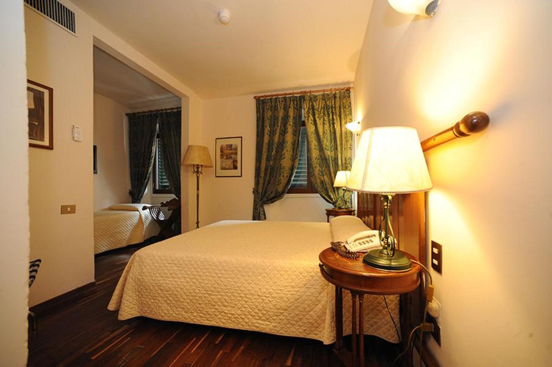 Hotel Le Due Fontane Florenz Exterior foto